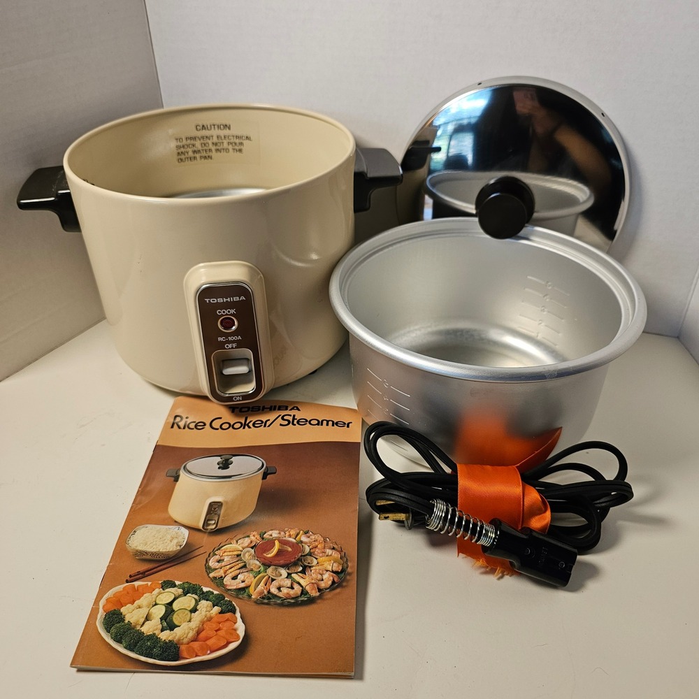 Toshiba RC-100A Automatic Rice Cooker Steamer Cream Vintage Made in Japan MCM